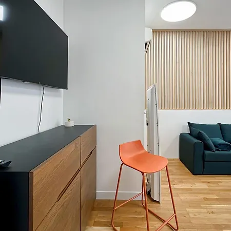 Near The Place De La Nation